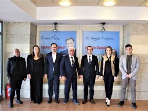 Antalya Düşünce Platformu Üyelerinden Türkiye Gazetesine Ziyaret