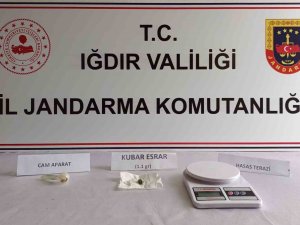 Iğdır’da Torbacıların Sakladığı Uyuşturucu Menfez Altında Ve Metruk Binalarda Çıktı