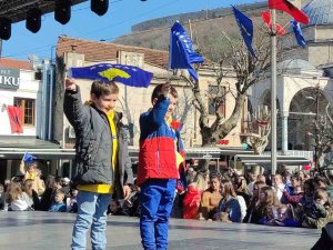 Kosova 15’inci Bağımsızlık Günü’nü Kutluyor