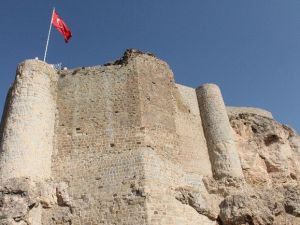 Harput’ta Kazılarla Birlikte Restorasyon Çalışması Da Başlayacak