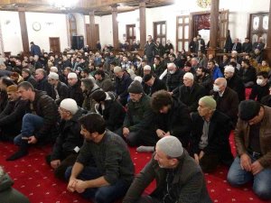 Eller Depremde Vefat Eden Vatandaşlar İçin Semaya Açıldı
