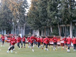 Galatasaray, Hazırlıklarını Sürdürdü
