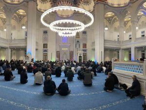 İ̇zmir’de Miraç Kandili İdrak Edildi