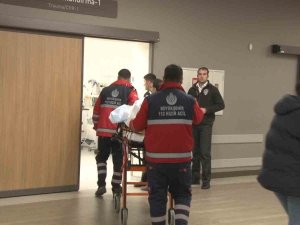 Yaralı Depremzedelerden 4’ü Çam Ve Sakura Şehir Hastanesi’ne Getirildi
