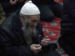 Miraç Gecesinde Depremzedeler İçin Eller Semaya Açıldı