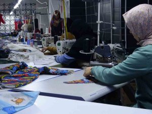 Usta Öğretici Kadınlar Depremzedeler İçin Canla Başla İçin Çalışıyor