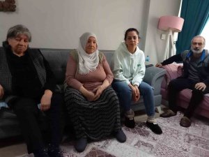Malatya’dan İ̇zmir’e Gelen Depremzede Aile, Felaketi Anlattı