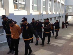 Depremzedelerin Malzemelerini Çalan 6 Şüpheli Yakalandı