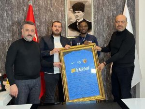 Kayserispor Kaptanından Depremzedelere Destek