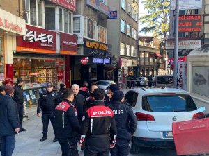 Trabzon’da Silahlı Kavganın Görüntüleri Güvenlik Ve Cep Telefonu Kameralarına Yansıdı