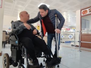 Engelli Aracı Enkaz Altında Kalan Ahmet Aslan’a Akülü Engelli Aracı Hediye Edildi