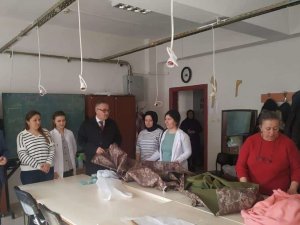 Depremzedelere Uyku Tulumu Üretimine Başlandı