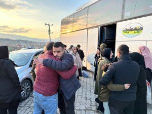 Depremzedeler Sındırgı’da Ev Ve Otellere Yerleştirildi