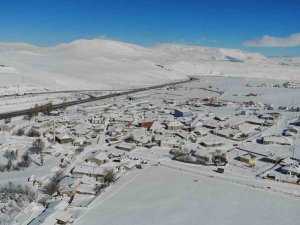 Beyaza Bürünen Mahalle Dron İle Görüntülendi