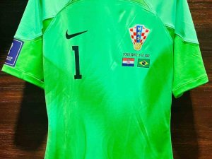 Dominik Livakovic, Formasını Ve Eldivenlerini Depremzedelere Bağışladı