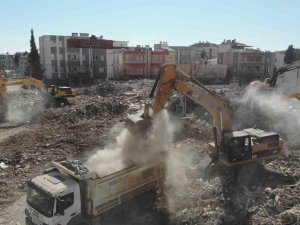 Adıyaman’da Depremin 13’üncü Günündeki Enkaz Kaldırma Çalışmaları Havadan Görüntülendi