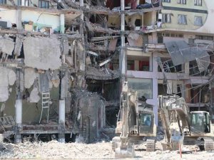 Diyarbakır’da Enkaz Arama Çalışmaları Tamamlandı