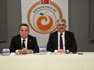 Vali Yazıcı:" Depremzedelerin İhtiyaçlarını Karşılamak İçin Çalışmalarımıza Devam Ediyoruz"