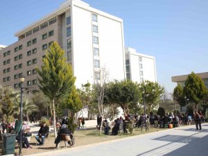 Mersin’deki Depremzedeler O Anları Anlattı: "Ölümün Artık Geldiğini Düşündüm"