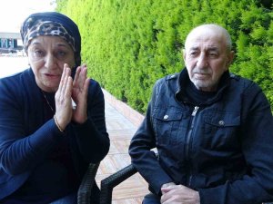 Enkaz Altında Birbirlerine Sarılıp Ölümü Beklediler