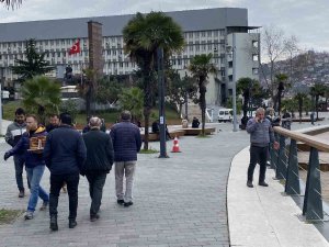 Hava Sıcaklığı Yükselinde Sahile Akın Ettiler