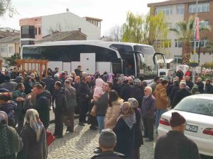 Gerze’de 42 Kişilik Umre Kafilesi Dualarla Uğurlandı