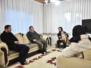 Depremzede Aileler Yalnız Bırakılmıyor