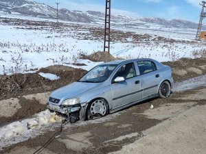 Direksiyon Hakimiyetini Kaybedip Yoldan Çıktı: 4’ü Çocuk 7 Kişi Yaralandı