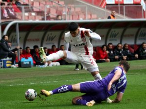 Samsunspor İle 52 Orduspor Fk, Depremzedeler İçin Karşılaştı