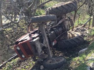 Sakarya’da Traktör Devrildi: 1 Yaralı