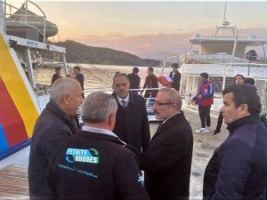 Rodos Adası’ndan Gönderilen Yardımları Kaymakam Karaman Karşıladı