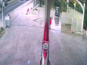 Tankere Arkadan Çarpan Taksi Takla Attı, O Anlar Kameraya Yansıdı