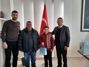 Öğrencilerden Deprem Bölgesine Yardım Kolisi