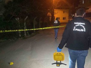 Tartıştığı Şahsı Sokak Ortasında Silahla Vurup Kaçtı