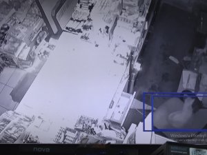 Deprem Anı Marketin Güvenlik Kamerasına Böyle Yansıdı