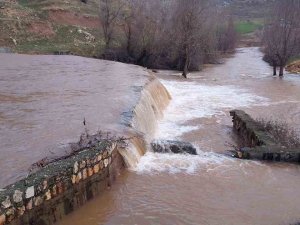 Deprem Sonrası Yükselen Karasu Çayı’ndaki Su Seviyesi İki Gün Sonra Normale Döndü