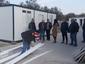 Burhaniye Belediyesi’nden Afet Bölgesine Konteyner Ev Desteği