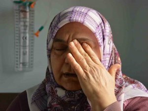 Depremzedenin Gözyaşları Yürekleri Dağladı: "Annemin Toprağa Gömüldüğünü Bile Göremedim"
