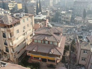 Hatay’da Bu Mahallede Sadece İki Bina Hasar Almadı