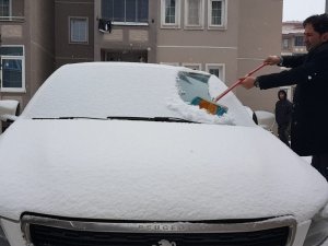 Erzincan Pazar Gününe Karla Uyandı