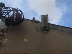 Uzunköprü’de Baca Yangını Korkuttu