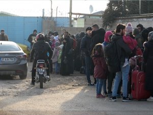 Depremlerden Dolayı Suriyeliler Ülkelerine Dönüyor