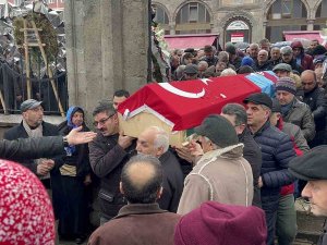 Ahmet Suat Özyazıcı Son Yolculuğuna Uğurlandı
