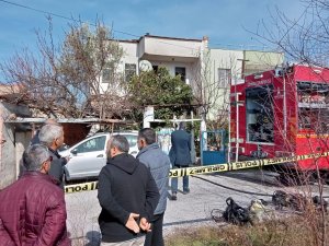 İ̇zmir’de Ev Yangınında Bir Kişi Öldü