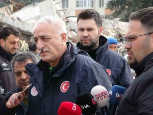 Malatya’da Enkaz Kaldırma Çalışmaları Sürüyor