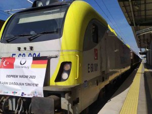 Almanya’dan Yola Çıkan 400 Tonluk Malzeme Taşıyan Yardım Treni Halkalı Tren Garı’na Geldi