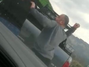 Depremden Kurtuldu, Şiddetten Kurtulamadı