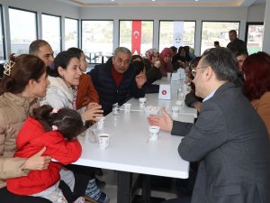 Vali Aksoy Ve Başkan Kaplan Koçarlı’da Depremzedeler İle Bir Araya Geldi