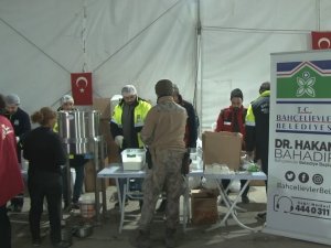 Bahçelievler Belediyesi Hatay’da Aşevi Çadırı Kurdu