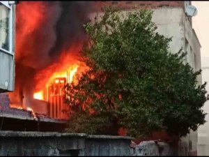 Evde Çıkan Yangında 2 Kişi Yaralandı